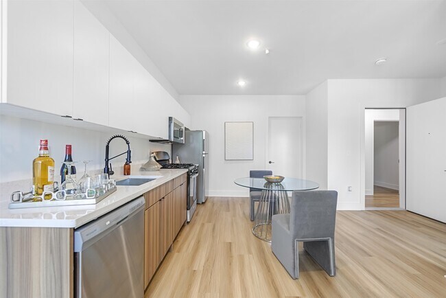 Photo - 30-32 McAdoo Ave Unit 206