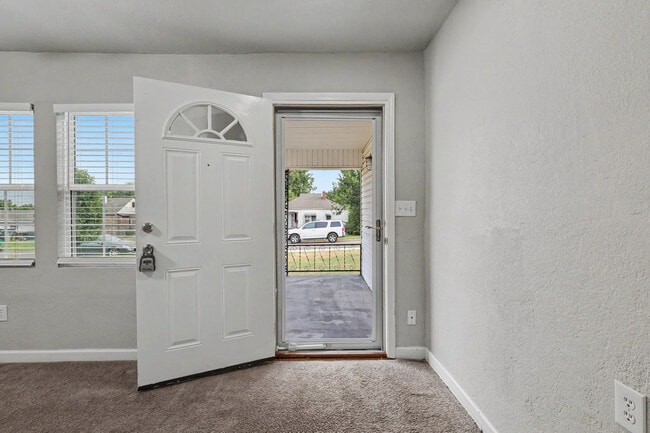 Photo - 537 SW 45th St