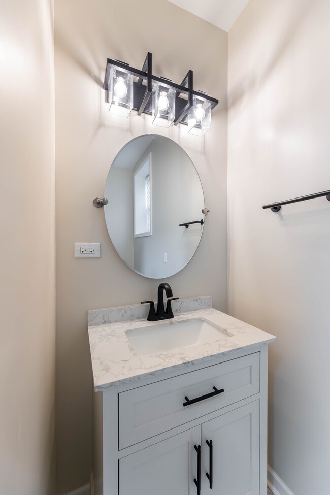 Photo - 8327 S Crandon Ave Unit 1