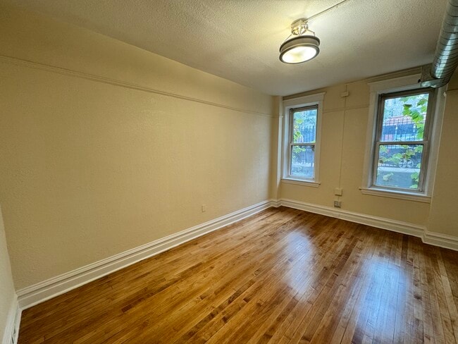 Photo - 1527 W Haddon Ave Unit 1