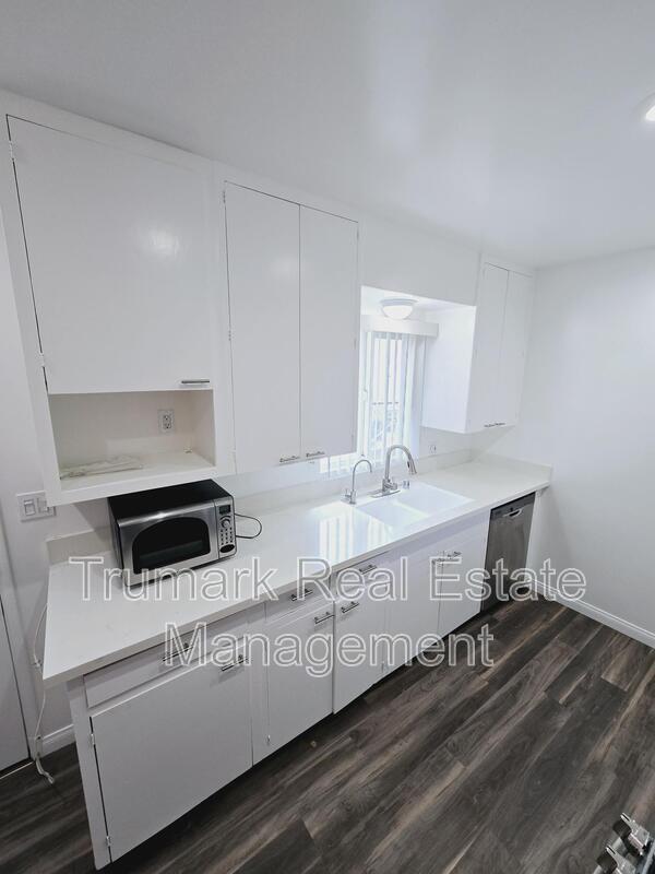 Photo - 525 E Harvard Rd