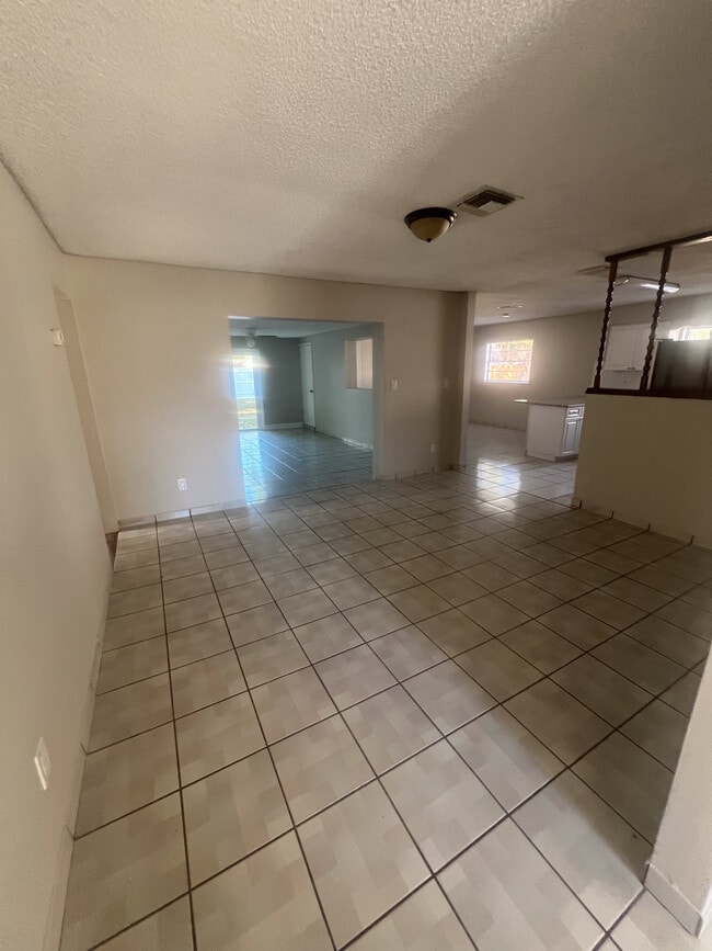 Photo - 7506 N Thatcher Ave