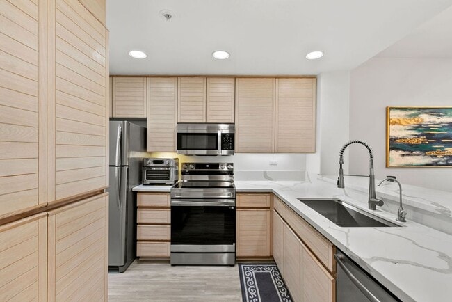 Photo - Elegant Furnished Penthouse Retreat with Treetop Views