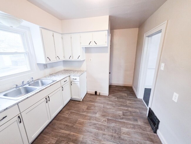 Photo - 2044 18th St SW