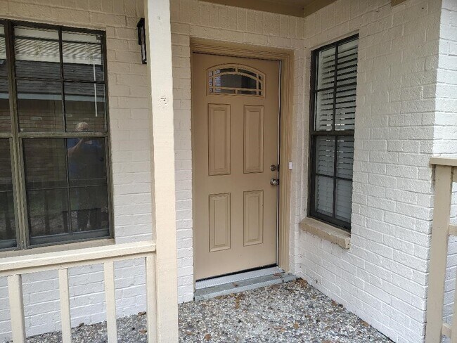Photo - 2823 Whitman Dr