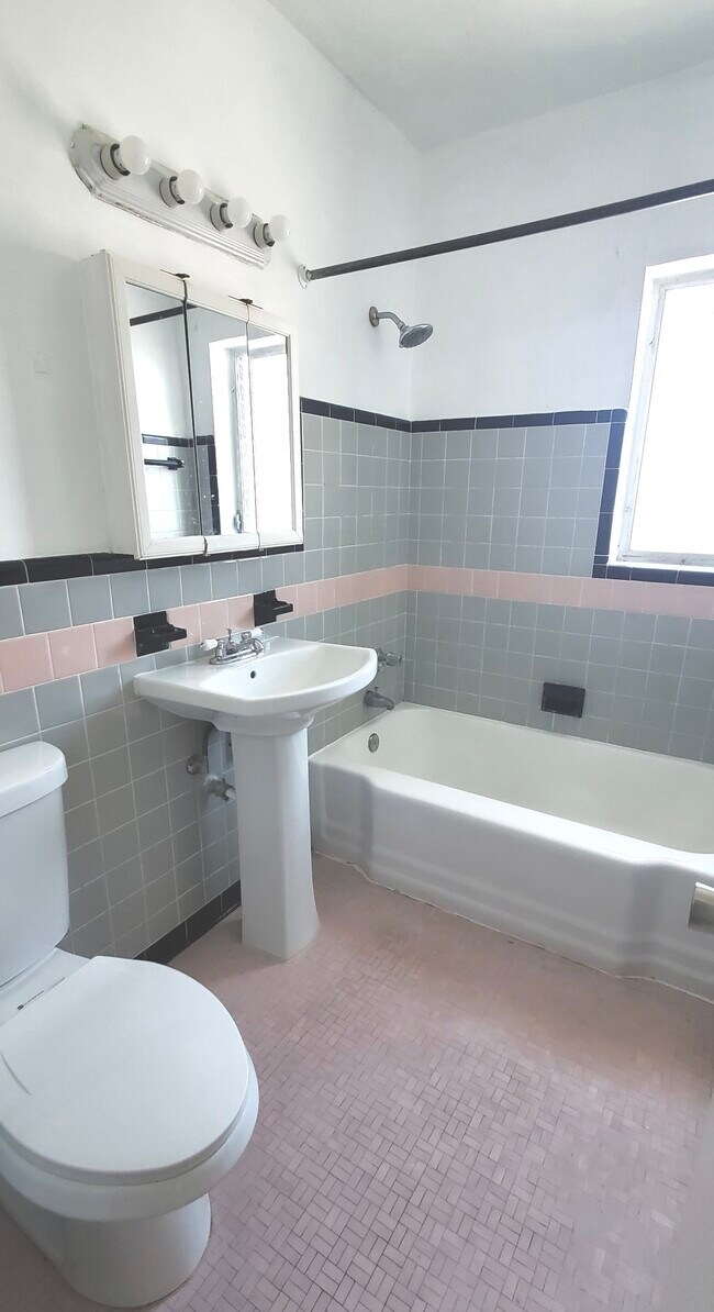 Photo - 28 Majorca Ave