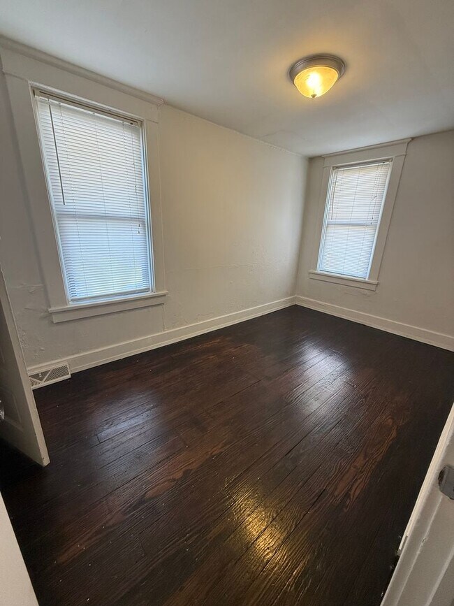 Photo - 529 Walnut St Unit Apartment B