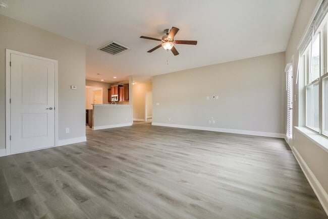Photo - 231 Galway Ln