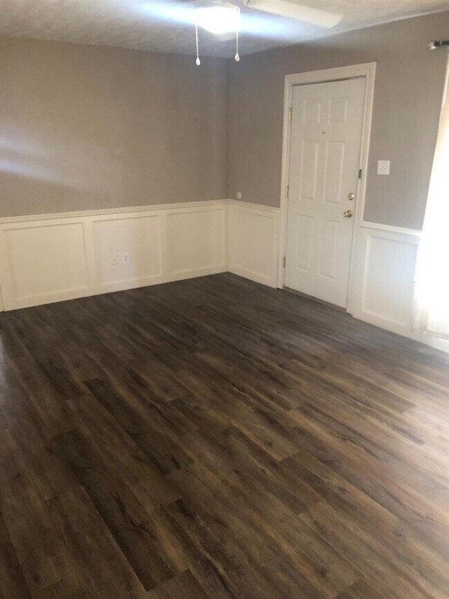 Photo - Pre-Leasing 2 bed 1 bath close to Texas Tech!