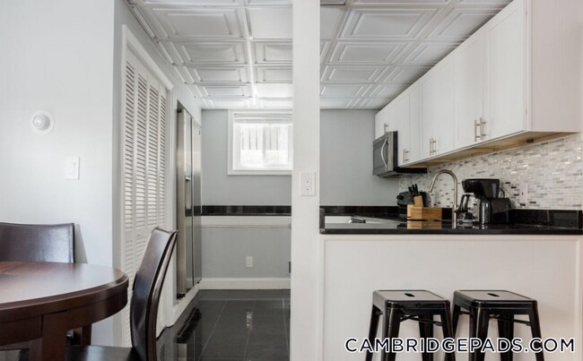 7 Story St Unit B
