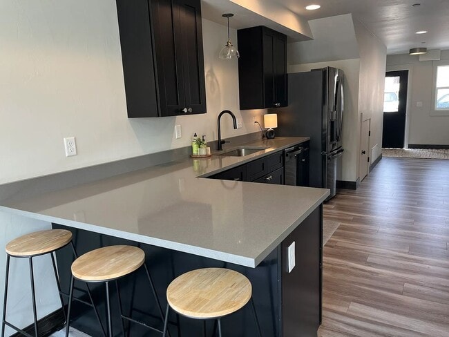 Building Photo - Whitefish townhouse for rent! 3 bed 2.5 bath 1 car attached garage. Walking distance to downtown ...