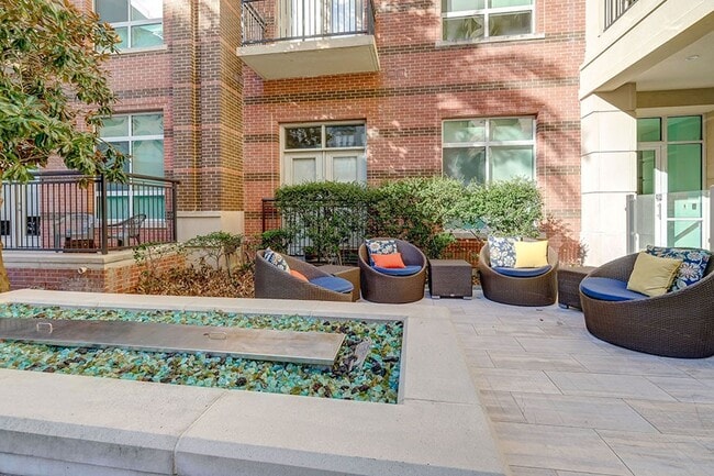 Building Photo - 2801 Waterwall Dr Unit B1