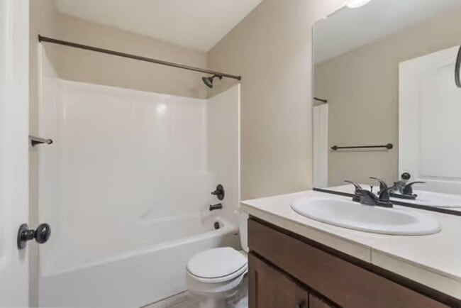 Photo - Woodridge - 2617A & B Unit B