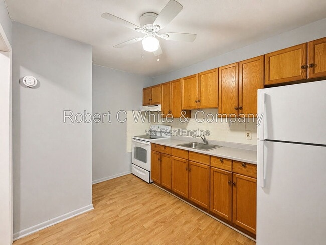 Photo - 1730 State St Unit Apartment 408