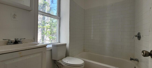 Photo - 5508 Walnut St