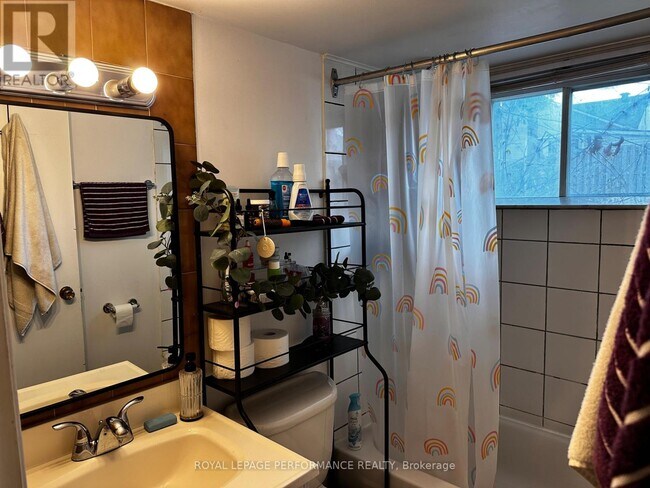 Photo - 110 Glynn Ave Unit 4