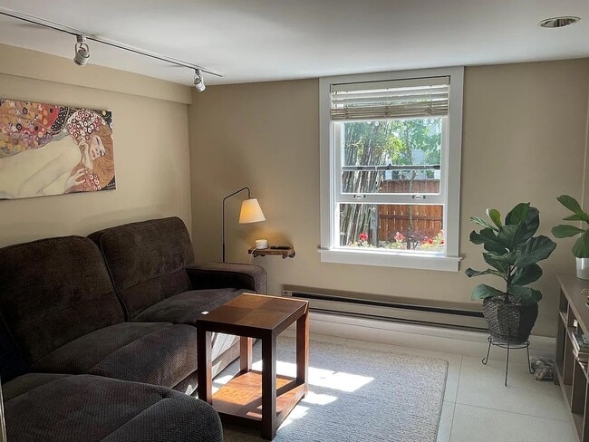 Photo - 2252 Jones St Unidad A