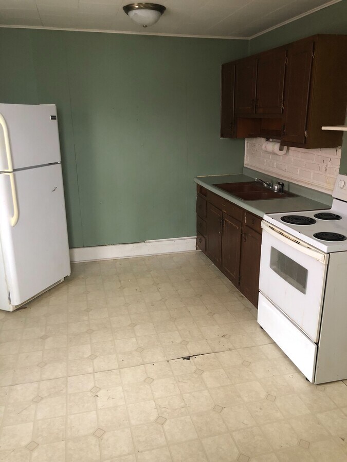 Kitchen - 912 S Market St Unit 912.5