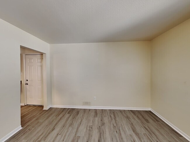 Photo - 1908 Sunset Ct N