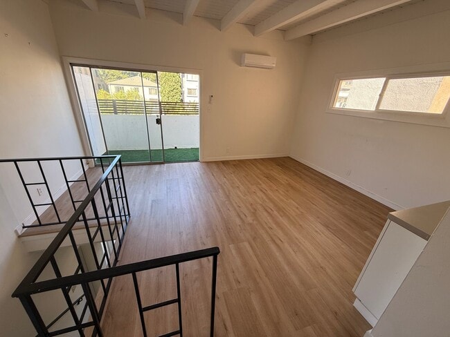 Building Photo - 1544 S Beverly Glen Blvd