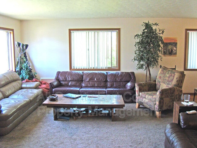 Photo - 1208 Baker St