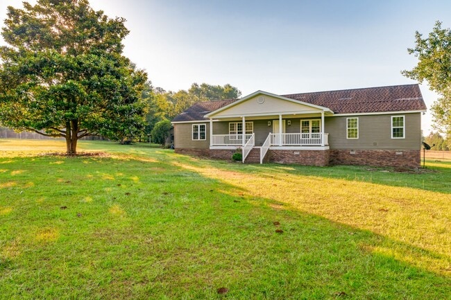 Building Photo - 1140 Congaree Rd Rental