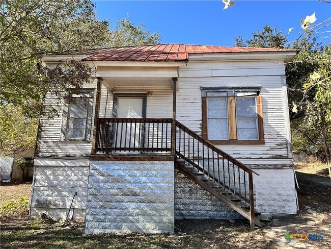 Building Photo - 244 W Sessom Dr