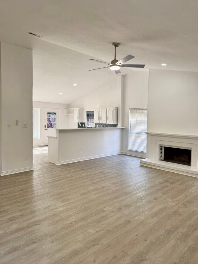 Photo - 4220 Staghorn Cir N