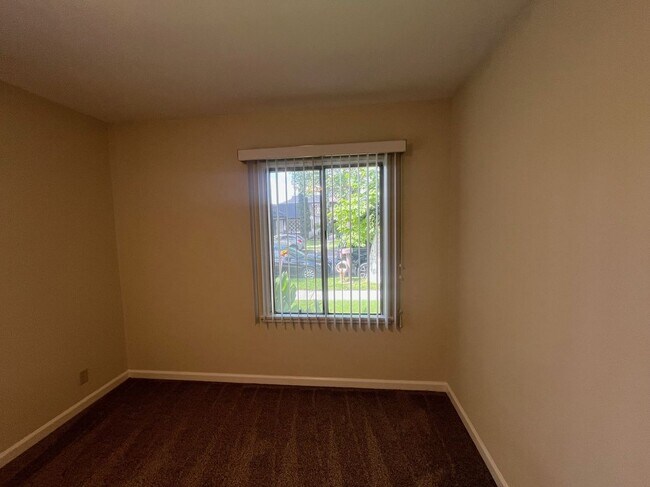 Photo - 132 N Maple St