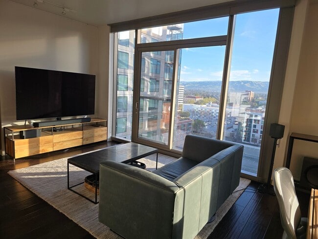 Building Photo - Luxury 14th Floor Studio at Axis in Downtown San Jose Unit 1402