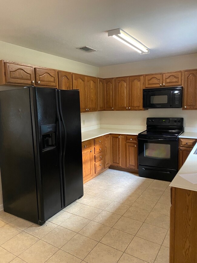 Photo - 2213 Mustang St