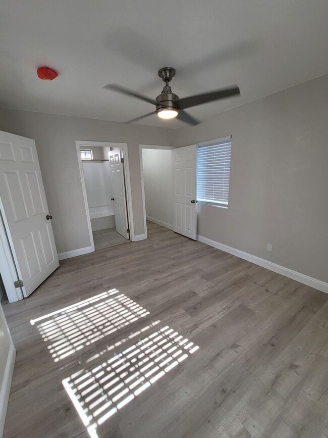 Photo - 4422.5-44245 Stanford Ave Unidad 4422 1/2