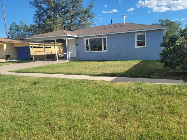Building Photo - 1012 E Brazos St Rental
