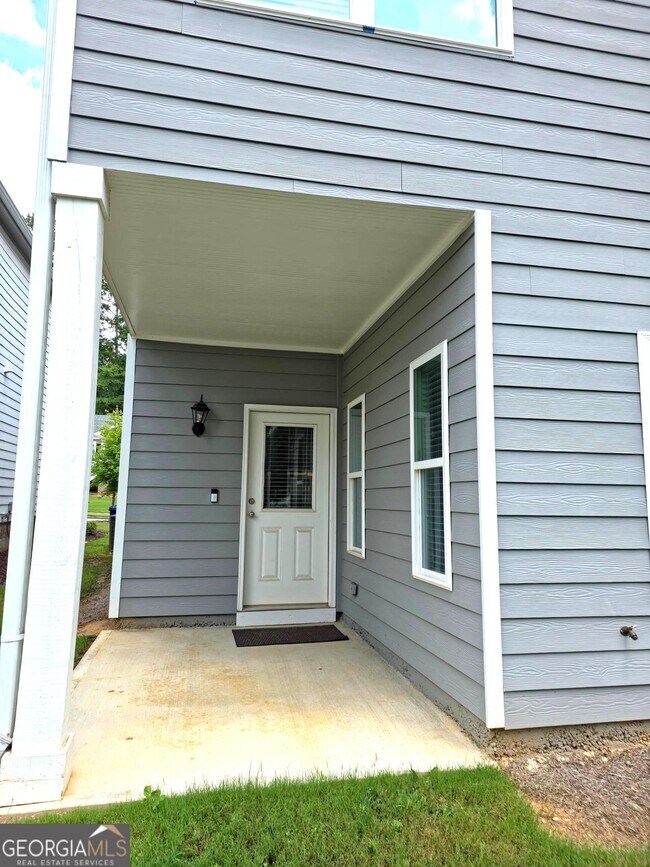 Photo - 430 Village Creek Dr SE