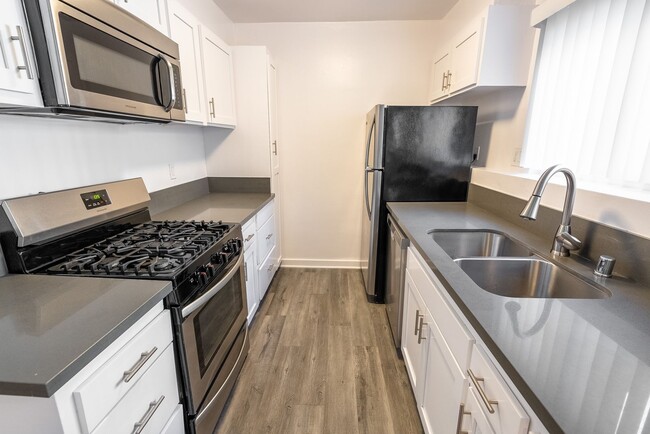 Photo - 1944 Whitley Ave.