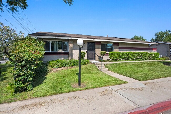 Photo - 1605 Carmel Cir E