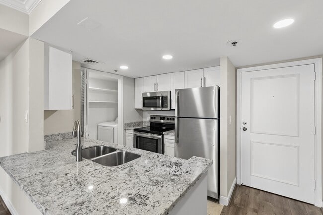 Photo - 3525 Sage Rd Unidad 1212