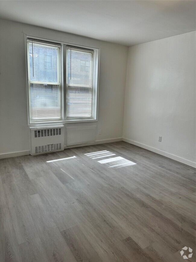 Building Photo - 43-43 Kissena Blvd Unit 113 Rental