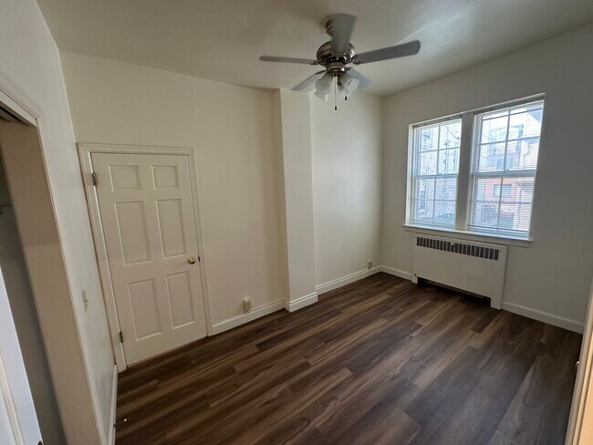 Photo - 228 Langdon St