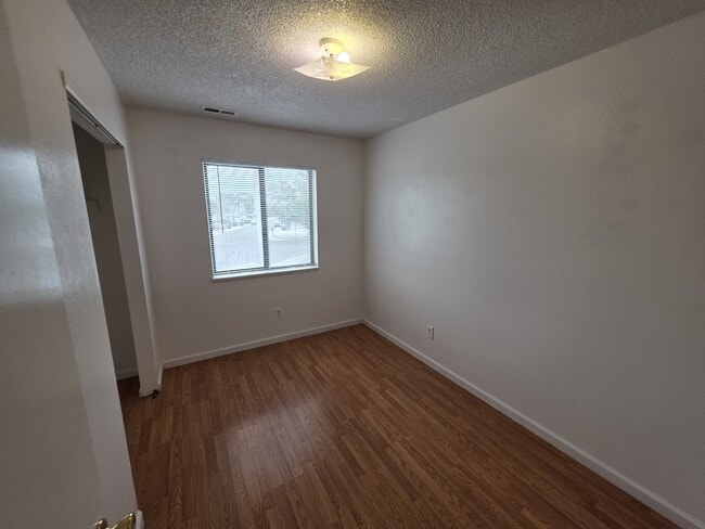 Photo - 987 Iowa Ave Unit C