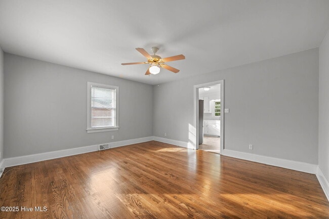 Photo - 2405 Jefferson Dr