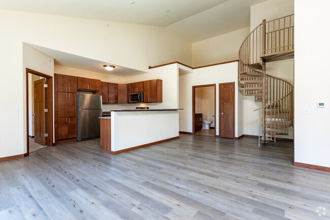 2BR, 2BA - Loft