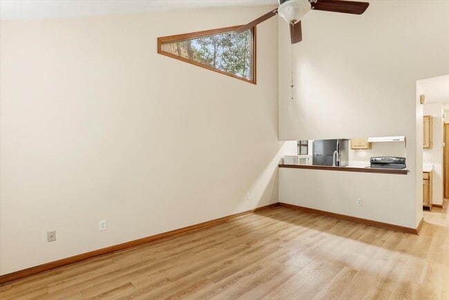 Photo - 2658 Millbank Dr