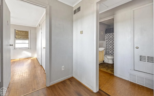 Photo - 1598 S Division St