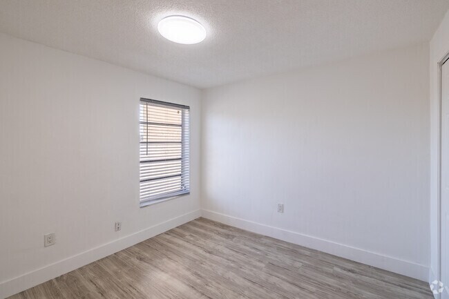 2BR, 1BA - 900SF - Second Bedroom