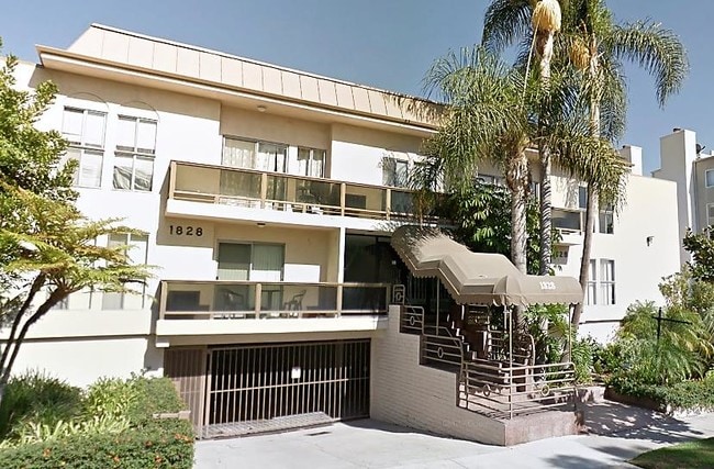 Front of the Condo Building - 1828 Camden Ave Unit 203