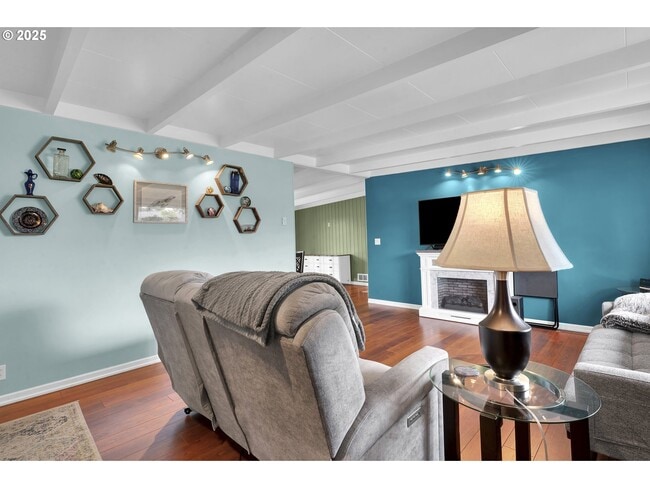 Photo - 679 Kingwood St