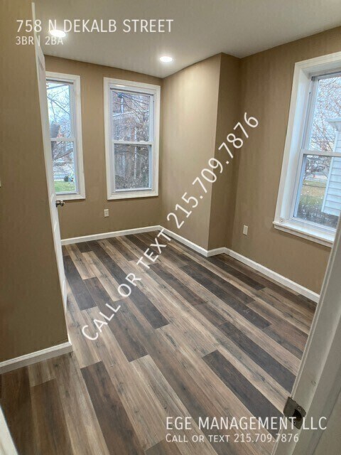 Photo - 758 N Dekalb St