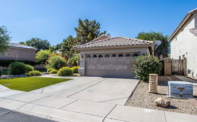 Photo - 407 W Colt Rd