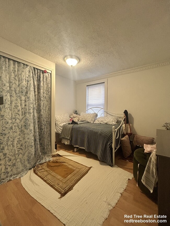 Photo - 12 Village St